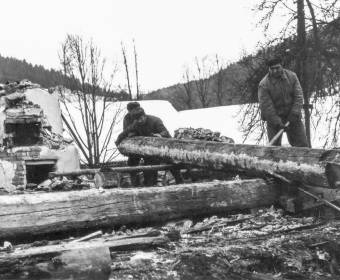 Riečnica u Rybov, rozoberanie objektu pre Múzeum kysuckej dediny, 1978