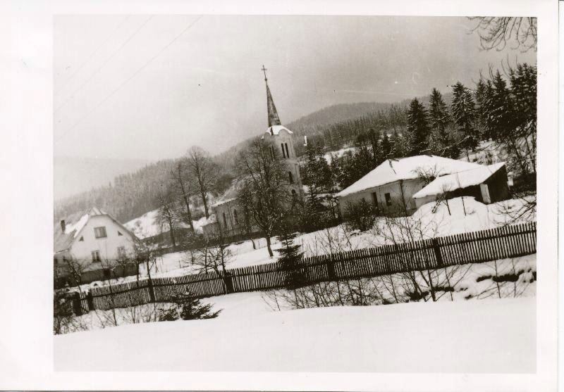 Riecnica pohlad na kostol rok 1984