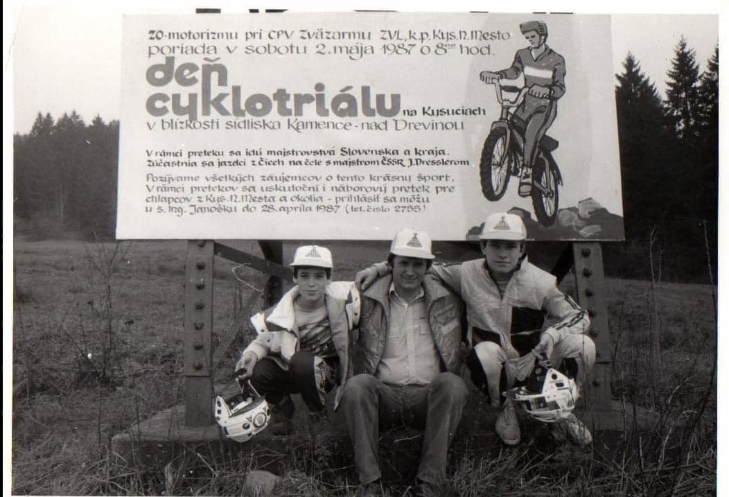 den cyklotrialu