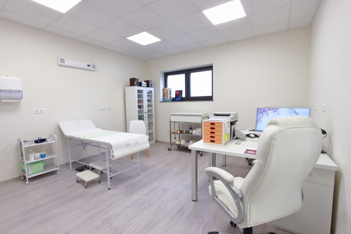 chirurgicka ambulancia medmedical oscadnica 001