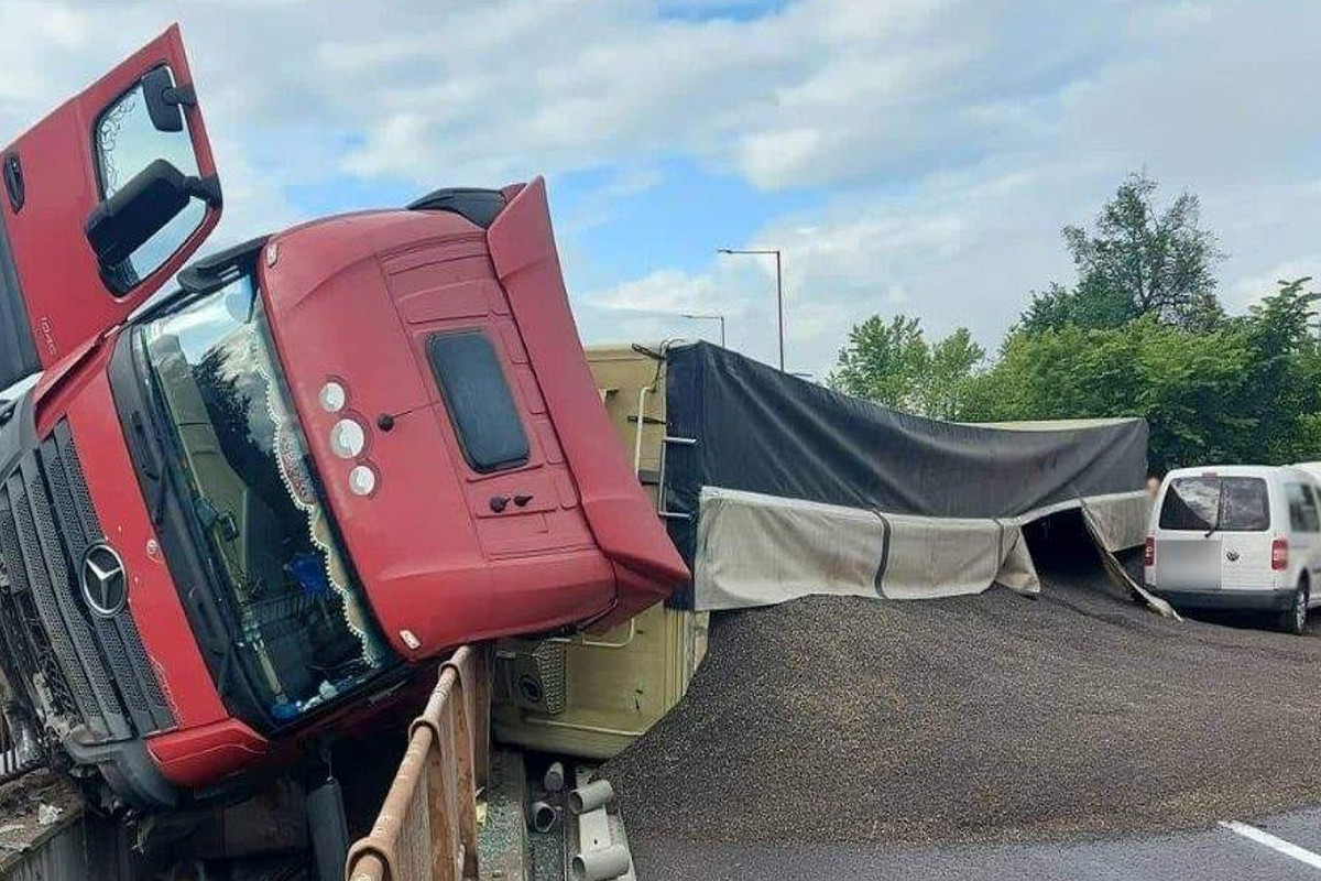 nehoda zilina kamion
