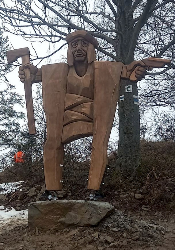 zbojnicky chodnik oscadnica socha1
