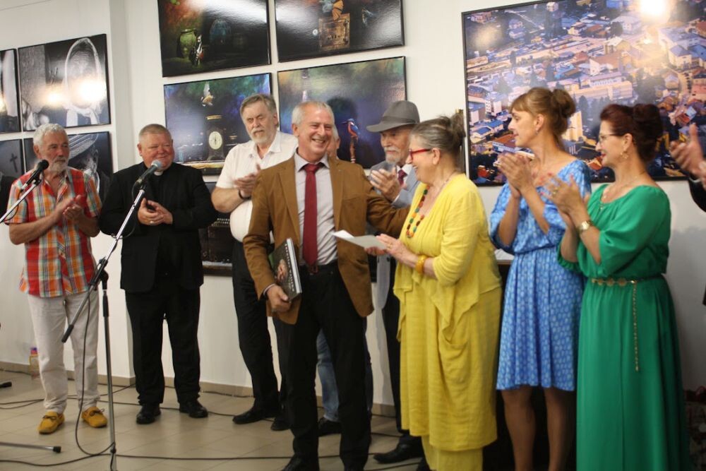 velicka kniha 007