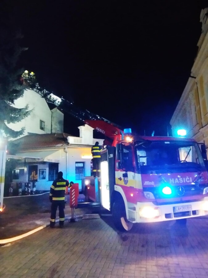 poziar knm2