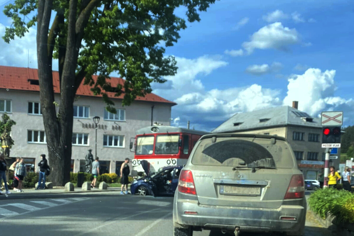 nehoda vlak