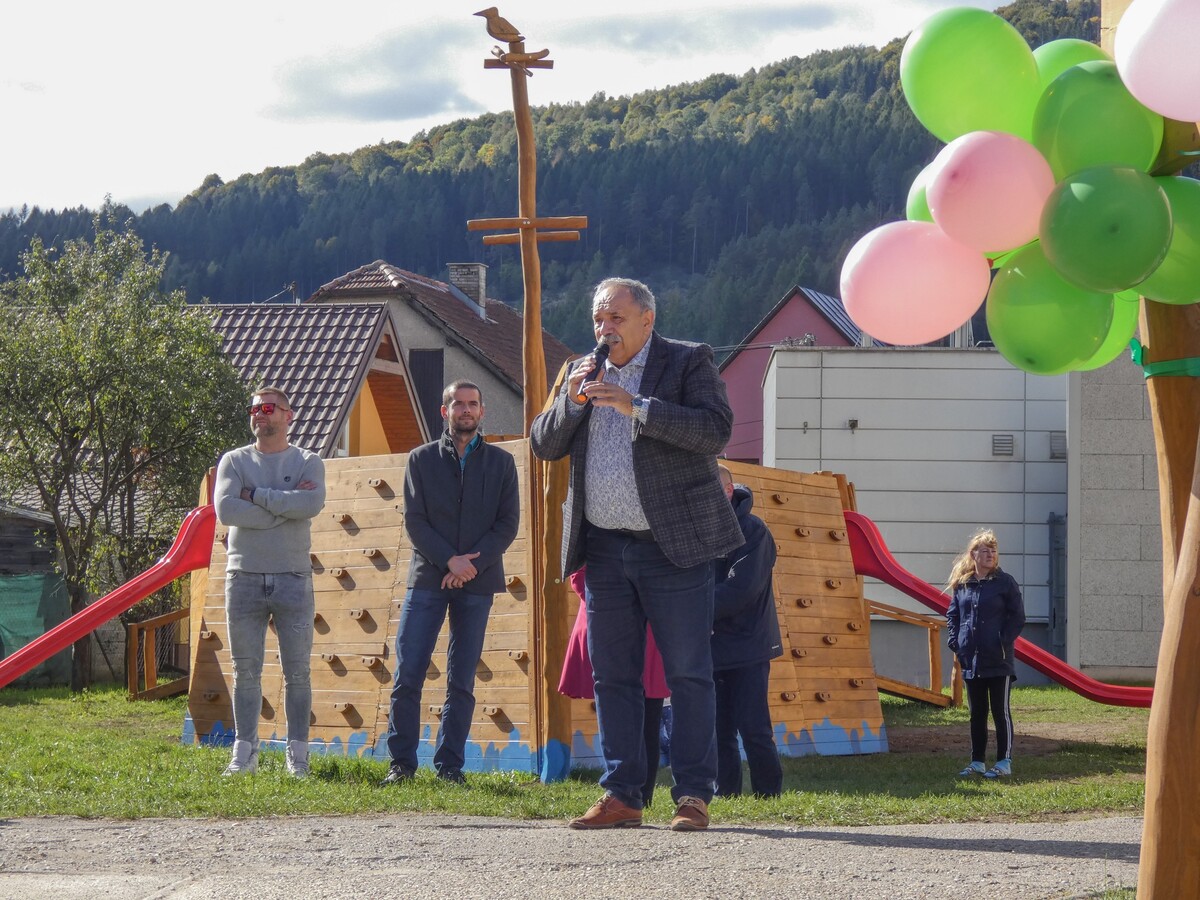 otvorenie ihriska krasno1