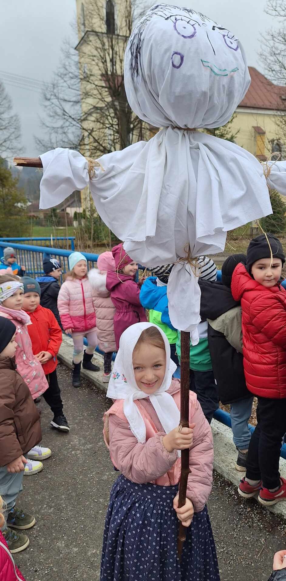 Kráľovná s Morenou Spojená škola Čierne Ústrediejpg
