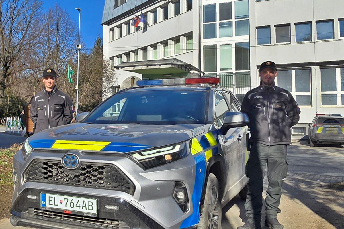 policajti knm