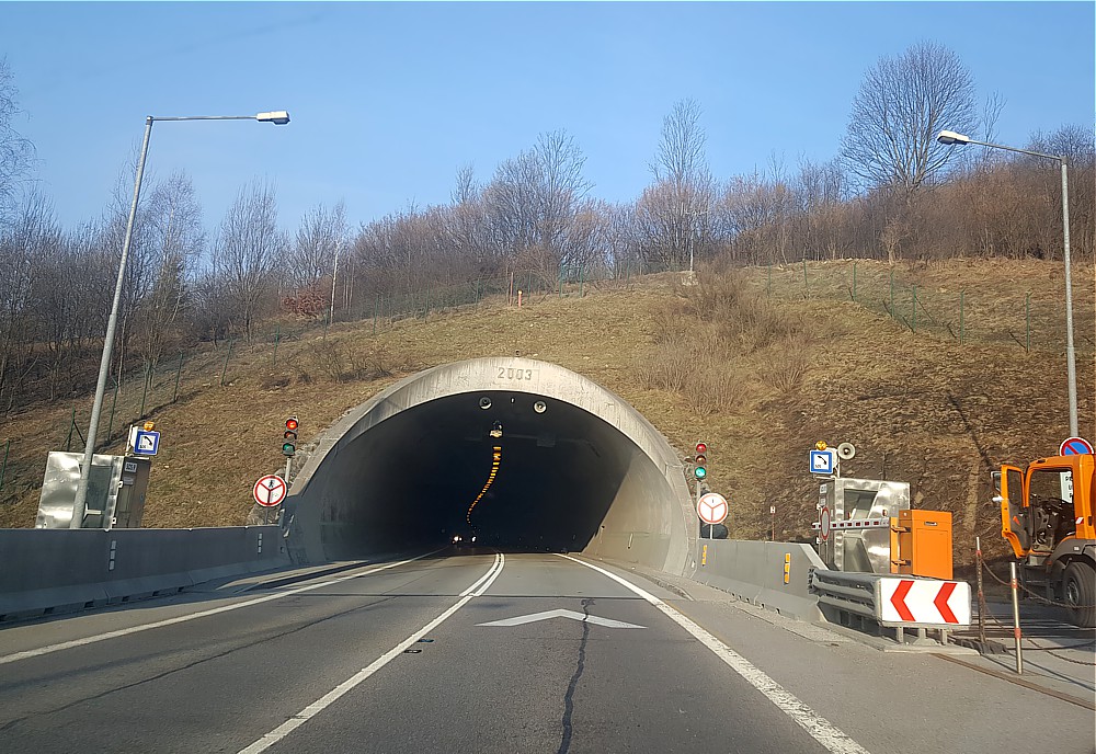 tunel cadca horelica mojekysuce