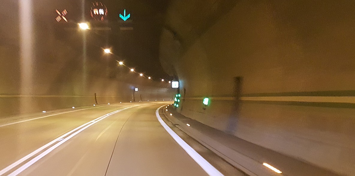 tunel horelica cesta