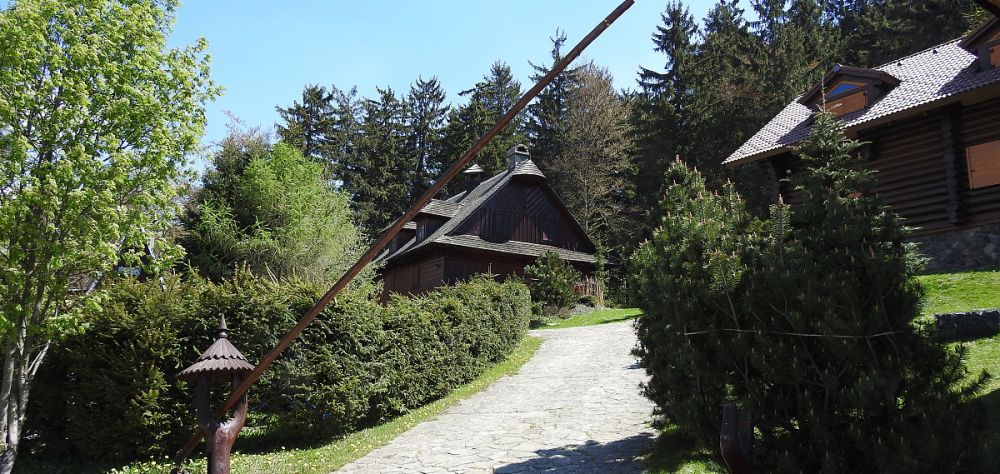 makov kasarne drevenica